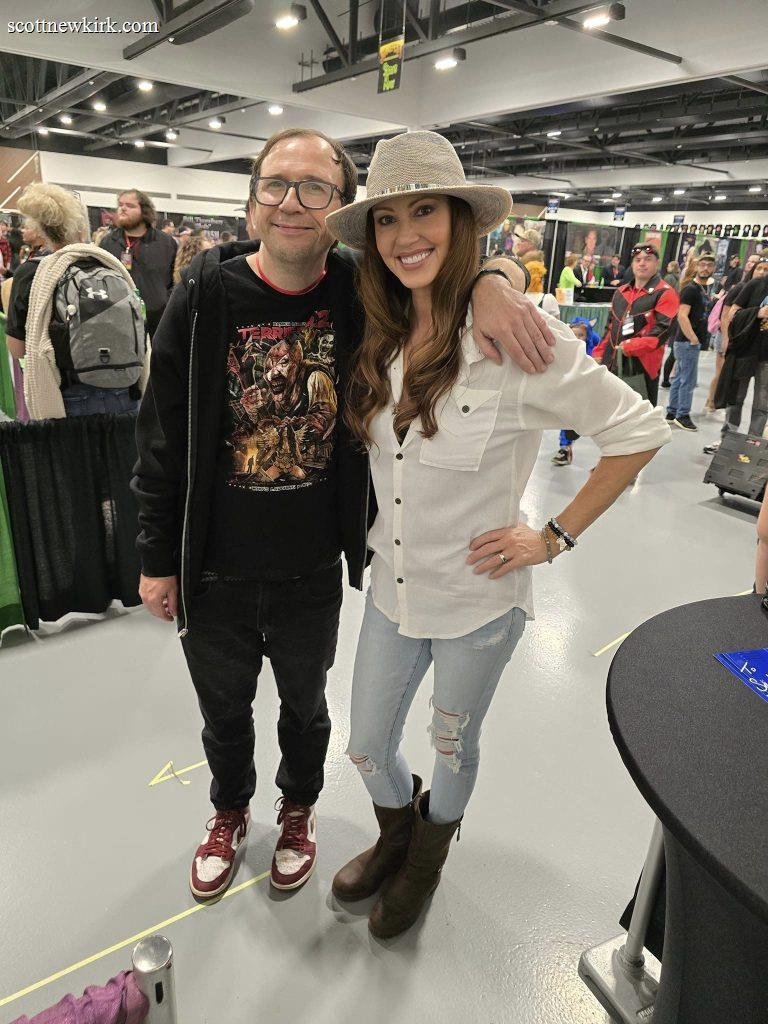 Meeting Shannon Elizabeth during Scarefest weekend 2024 - horror convention season